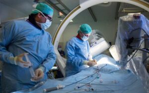 3D imaging aids surgeons in better understanding heart anatomy, enhancing the safety of catheterization procedures.